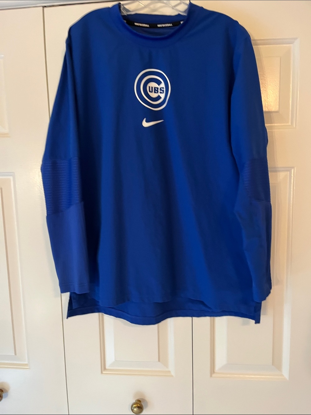 Men's Nike MLB Chicago Cubs Dri-Fit long sleeve warm up pullover top - LNC